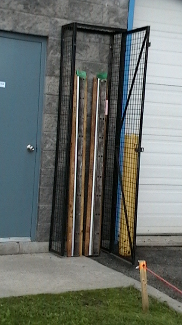 Zamboni Blade Cage